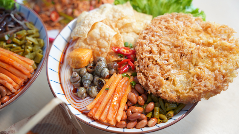 小县城加盟螺蛳粉店.jpg