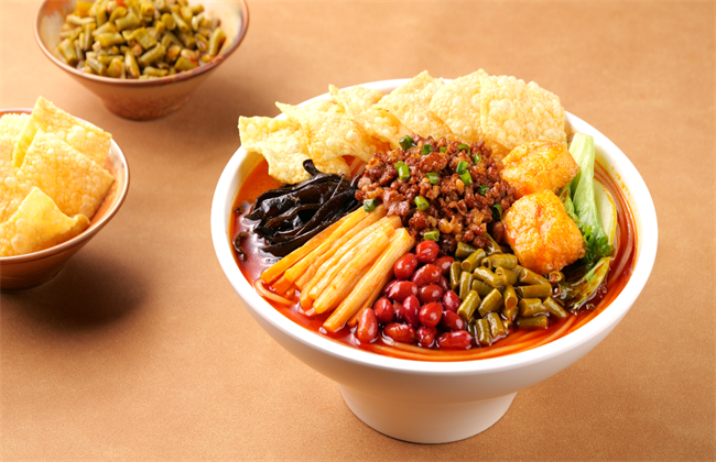 加盟一个螺蛳粉火锅店需要多少钱.png