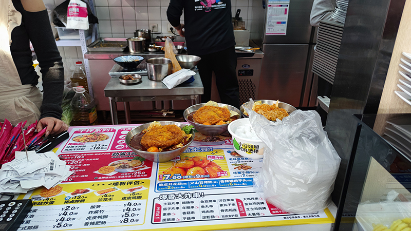 加盟柳蛳蛳螺蛳粉小吃店能不能赚钱？