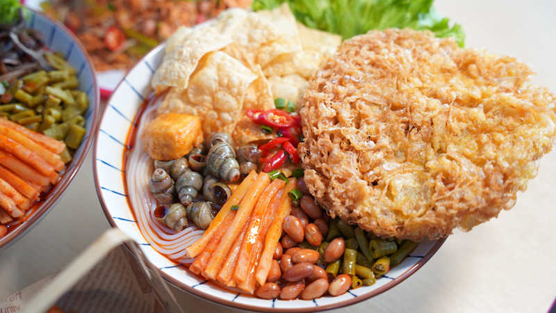 柳州风味螺蛳粉火锅加盟.jpg 柳州风味螺蛳粉火锅加盟.jpg